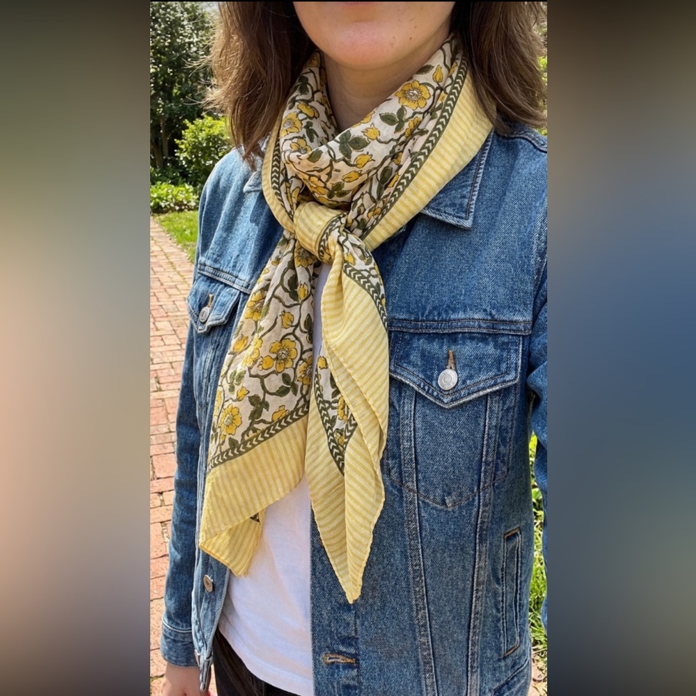 100 % Silk J. Crew Yellow and Green Floral Scarf - Picture 2 of 5